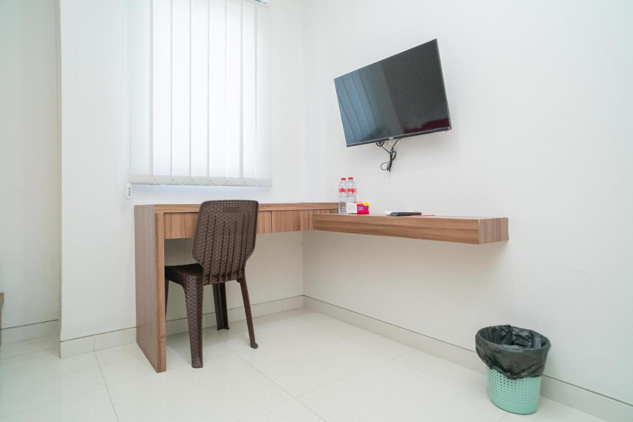 Reddoorz Plus @ Jalan Pemuda Timur Bojonegoro Экстерьер фото