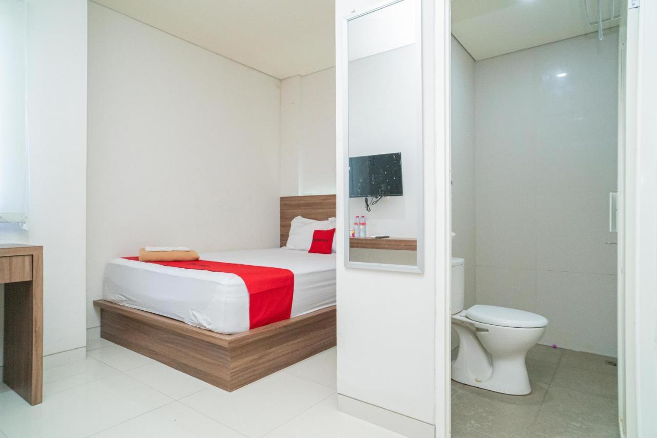 Reddoorz Plus @ Jalan Pemuda Timur Bojonegoro Экстерьер фото