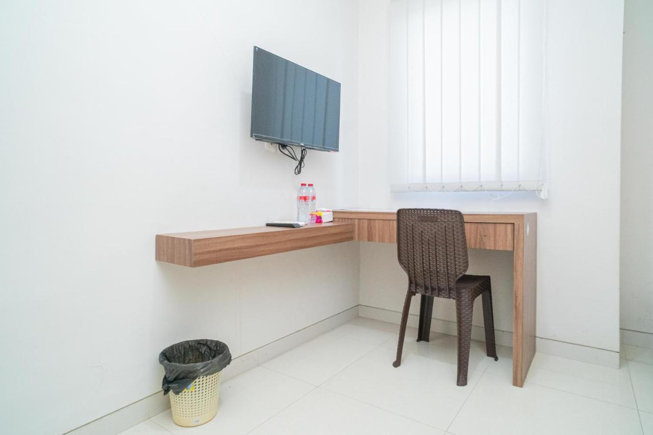 Reddoorz Plus @ Jalan Pemuda Timur Bojonegoro Экстерьер фото